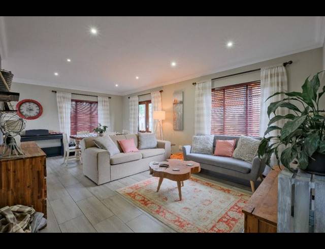 3 BEDROOM HOUSE FOR SALE IN AMBERFIELD VALLEY